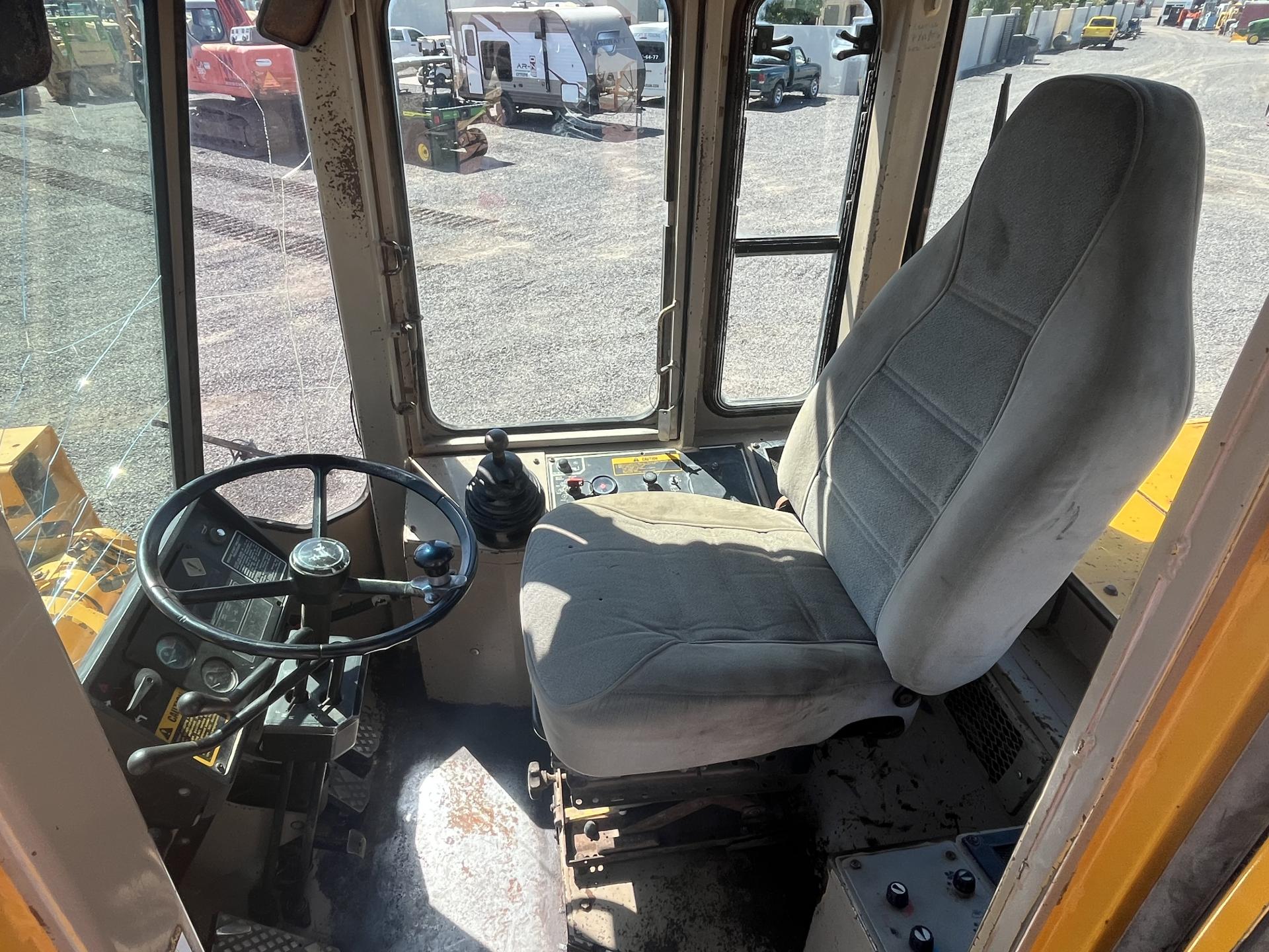 ./imagenes/INVOICE/2019/16278/JOHN DEERE 544E (3).JPG